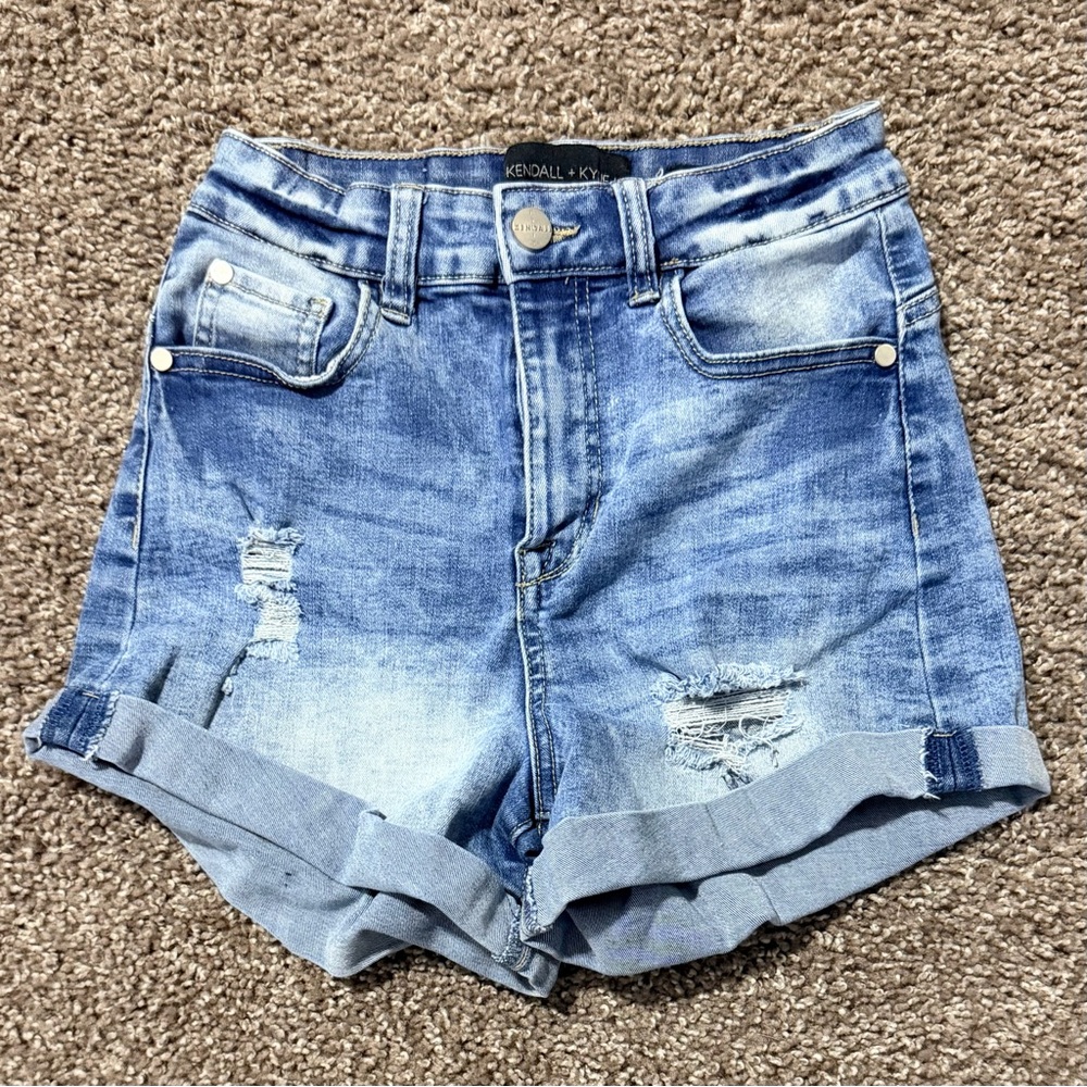 KENDALL & KYLIE The Icon Short Jeans